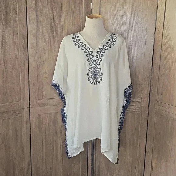 White and Navy Embroidered Women's Top tunic ONE size - Picture 2 of 7